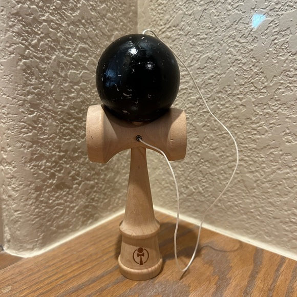 Wooden Kendama Toyi - Picture 2 of 7
